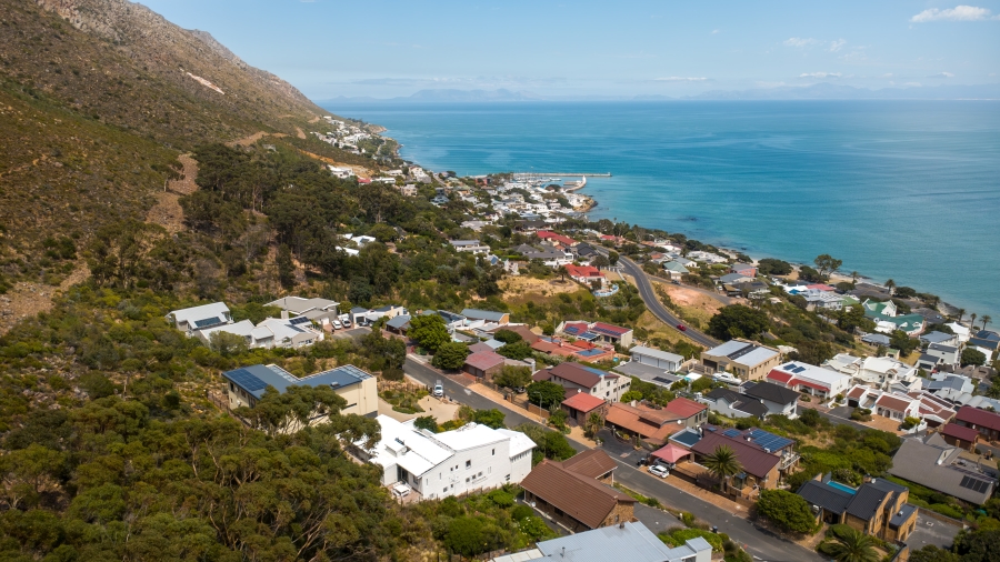 7 Bedroom Property for Sale in Mountainside Western Cape